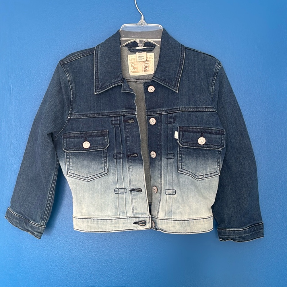 Levi Strauss women’s ombré denim jacket with adjustable back size Xs
